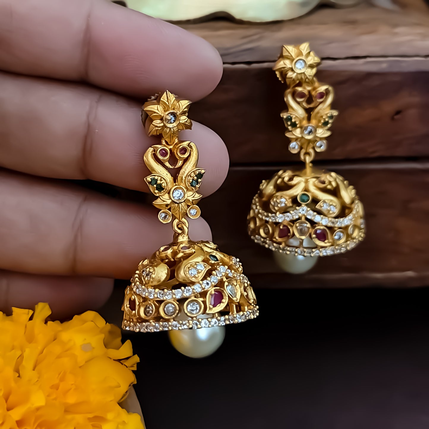 Madhura Golden AD Jhumka Earring