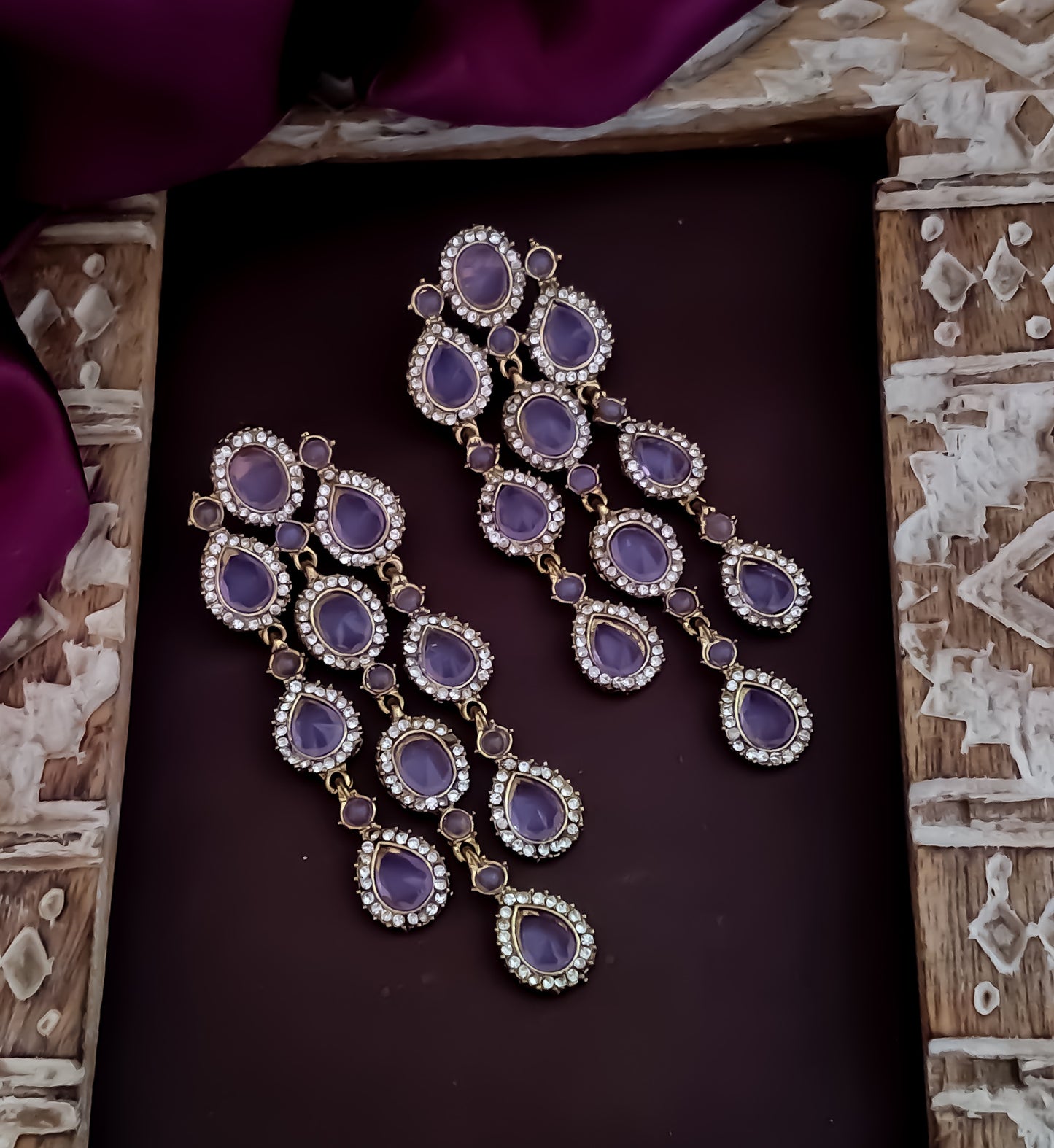 Anvi Dangler Lightweight Earring- Lavender