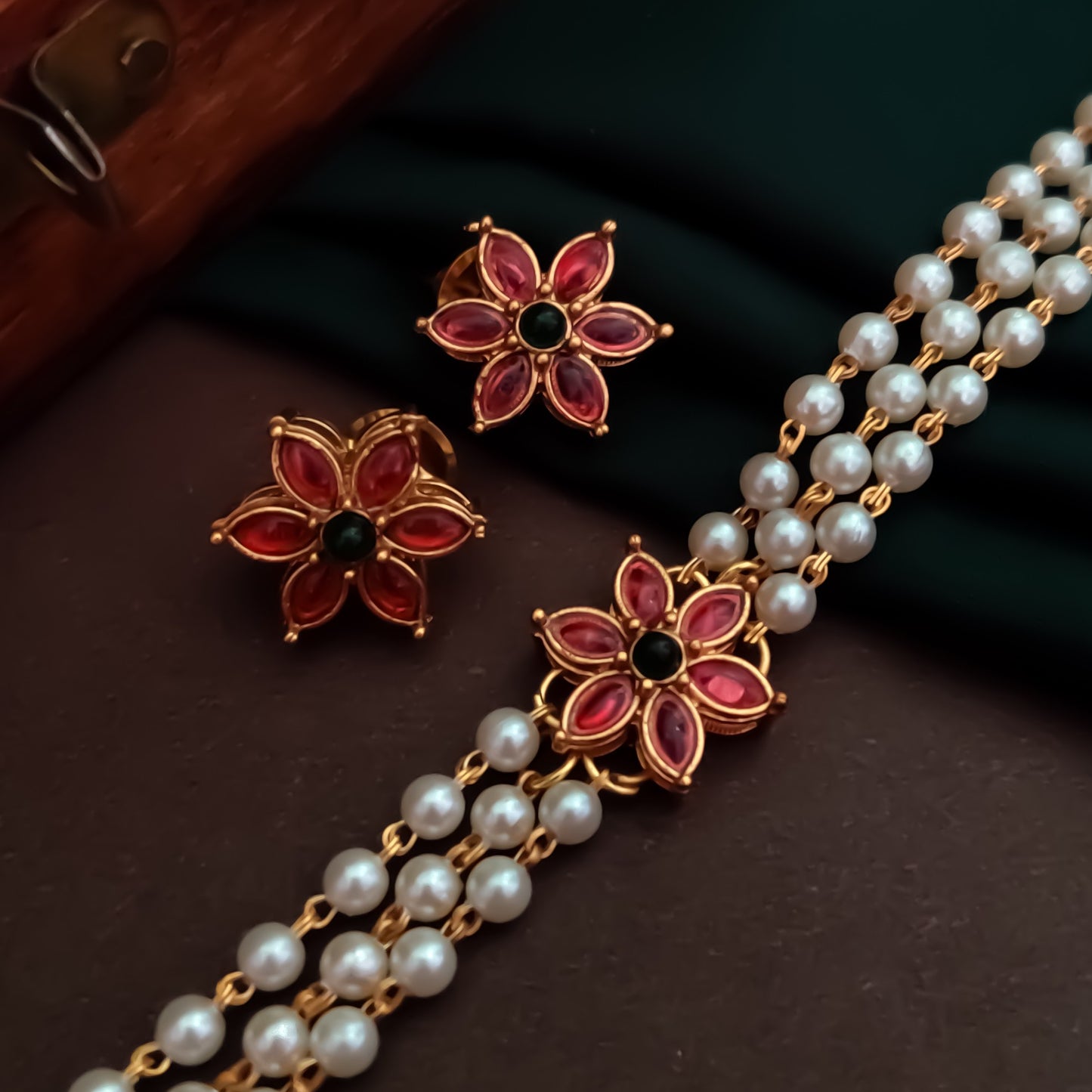 Madhura Pearl Choker Set