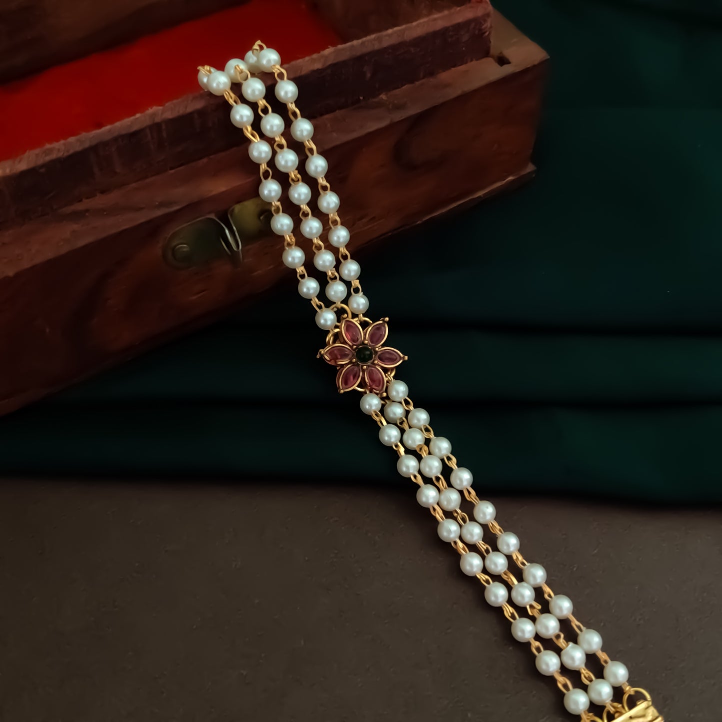 Madhura Pearl Choker Set