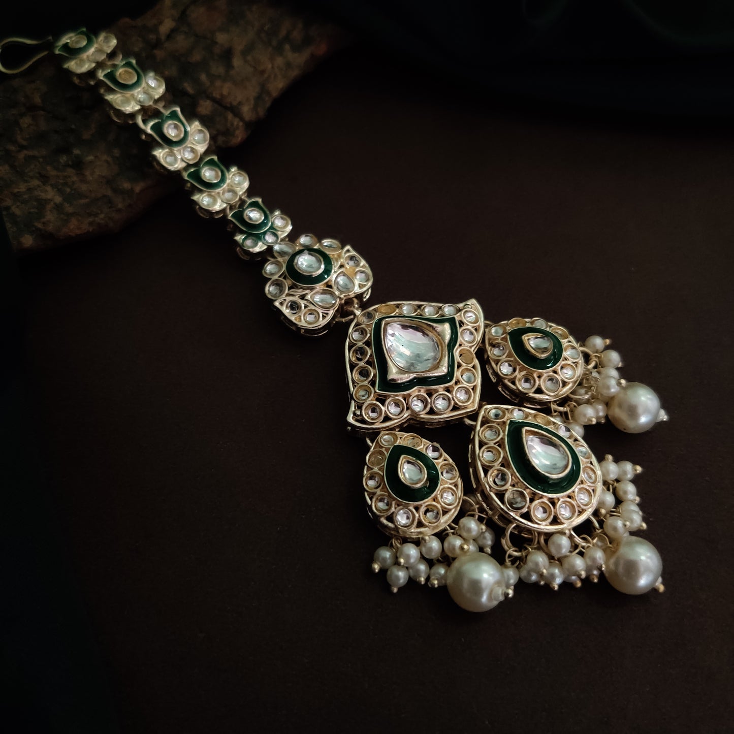 Niharika Kundan Necklace Set - Golden