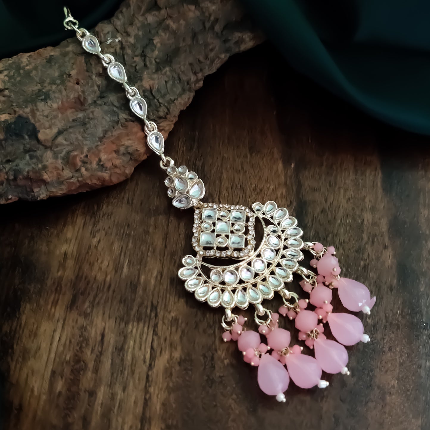 Raisha Kundan Necklace Set - Light Pink