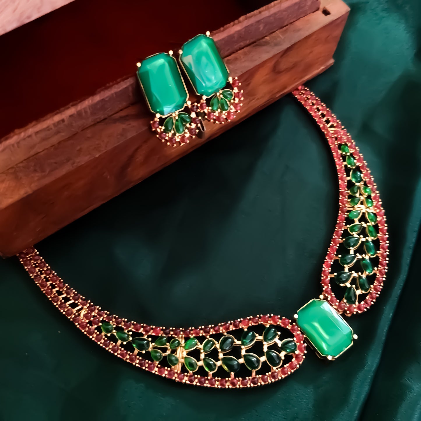 Angel Wings Necklace Set - Maroon & Green