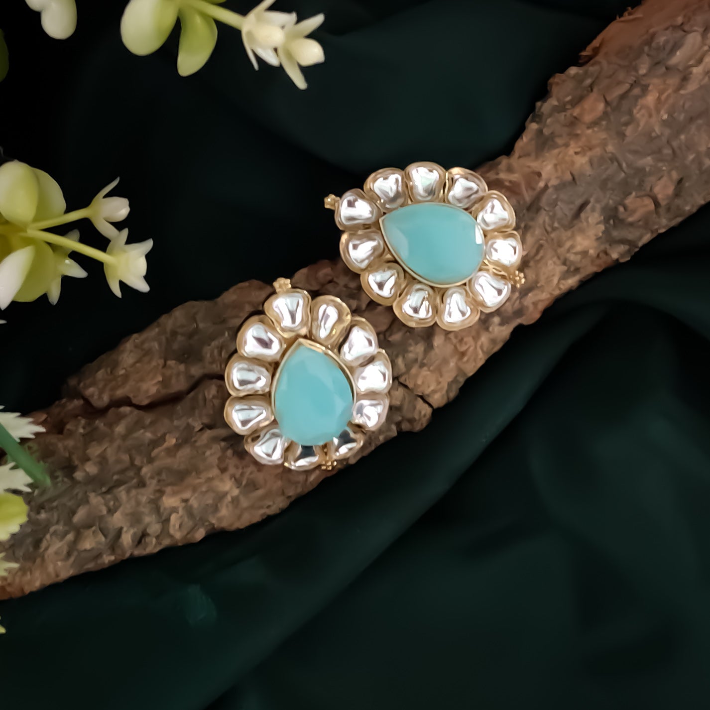 Nibedita Kundan Stud Earring - Pastel Green