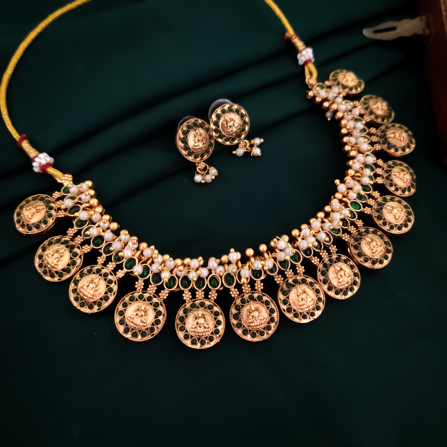 Alankrita Pearl Necklace Set