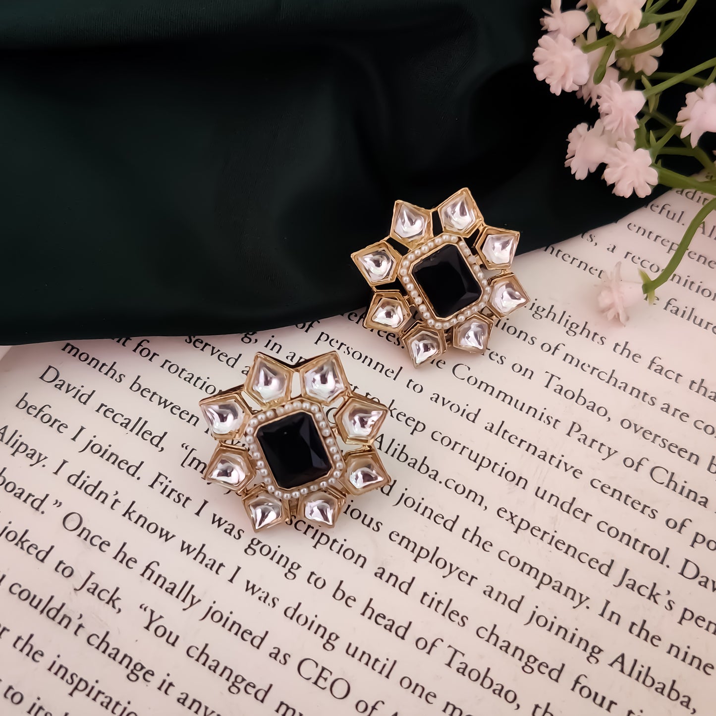 Shaheen Kundan Stud Earring - Black