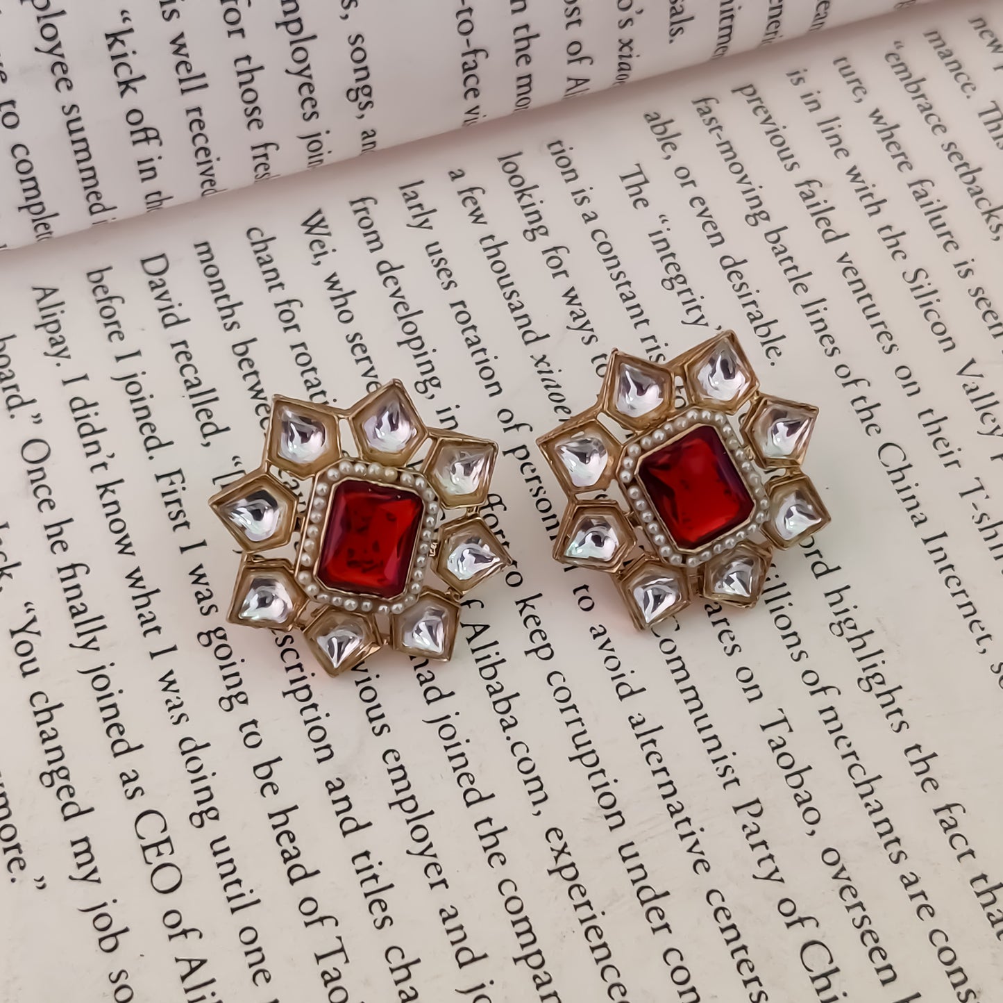 Shaheen Kundan Stud Earring - Maroon