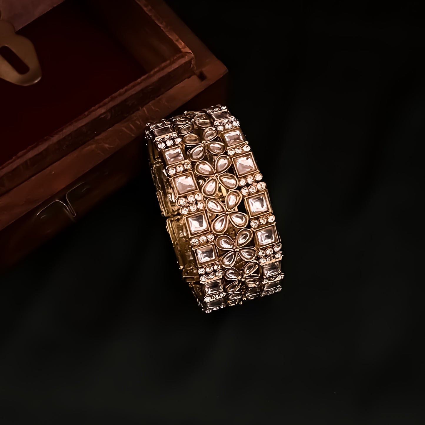 Keren Kundan Openable Bangles/Kada - Golden