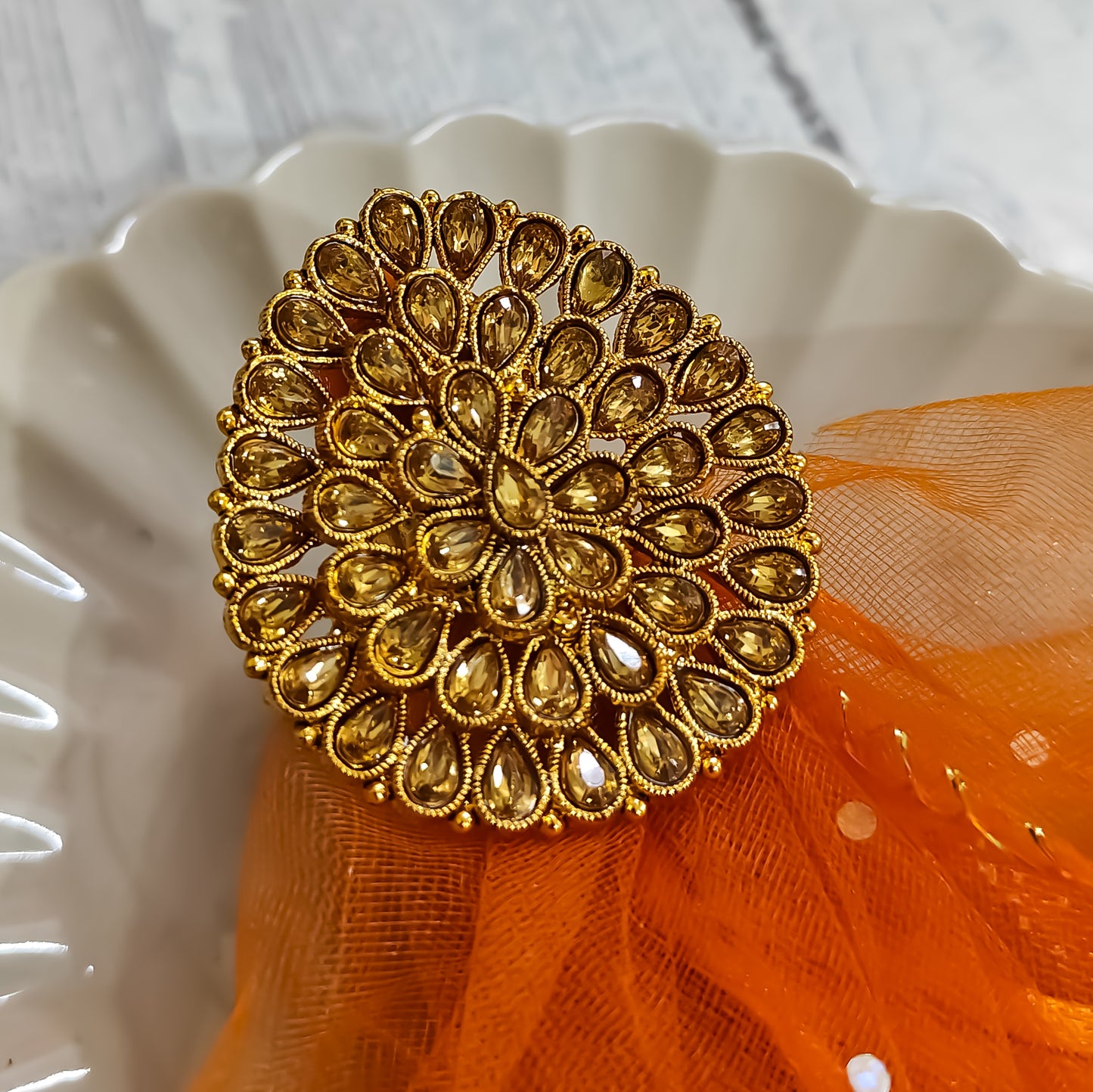 Leaf shaped adjustable Ring