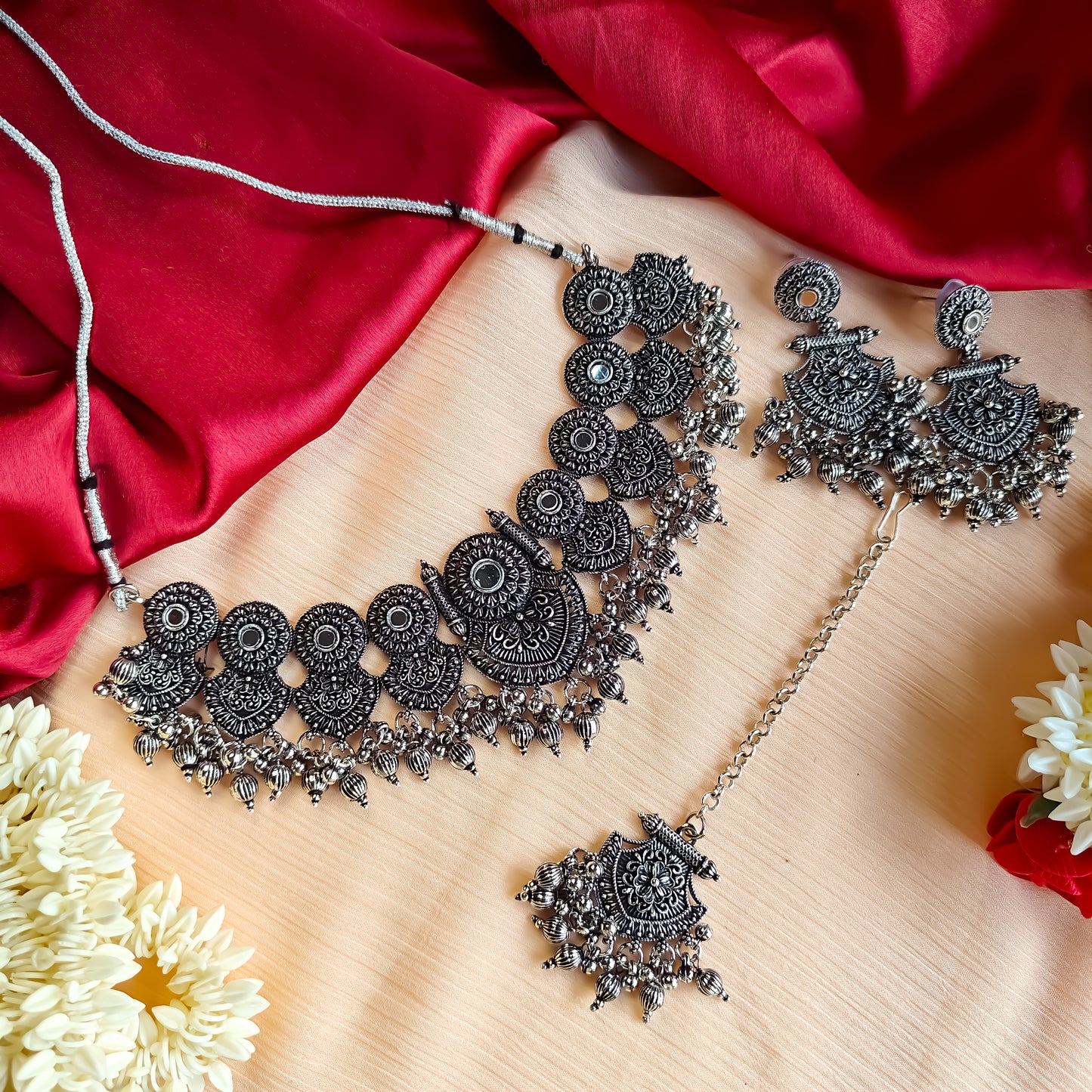 Anika Necklace Set with Teeka