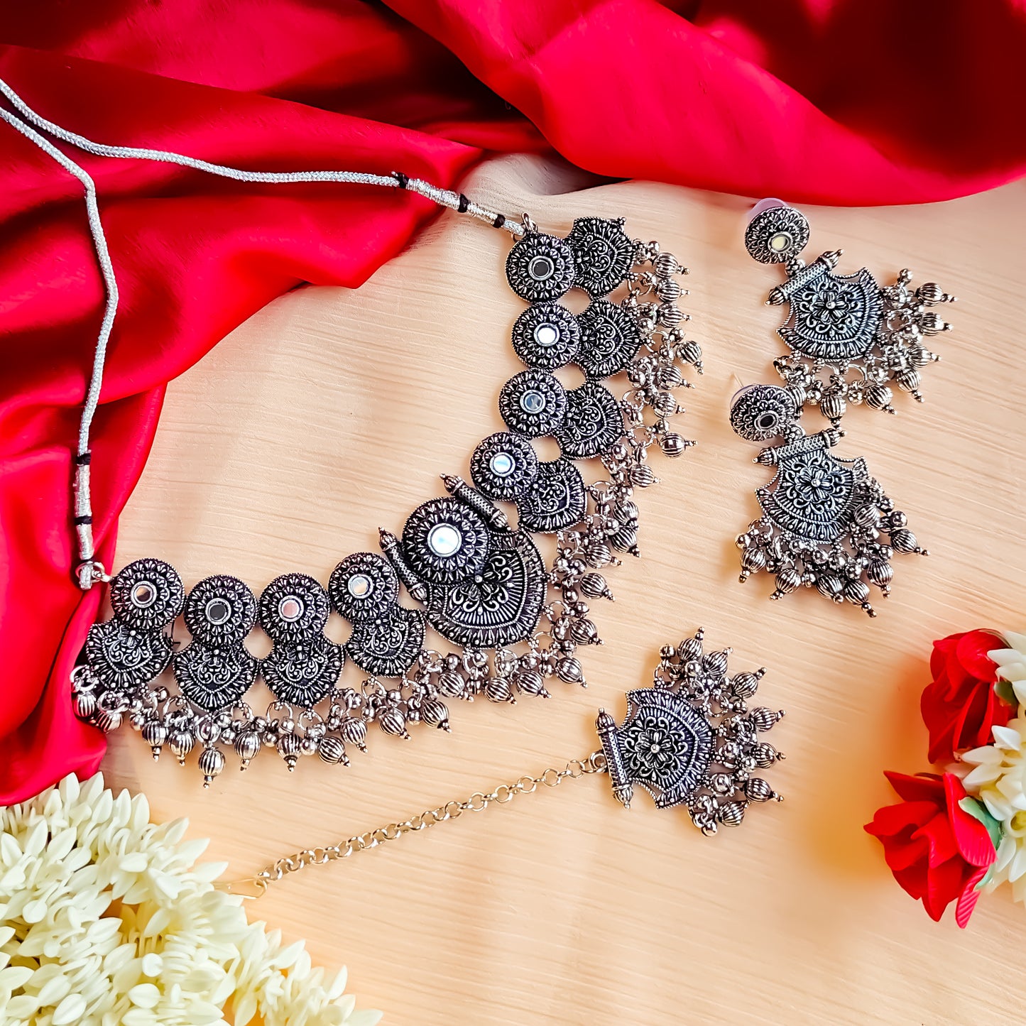 Anika Necklace Set with Teeka