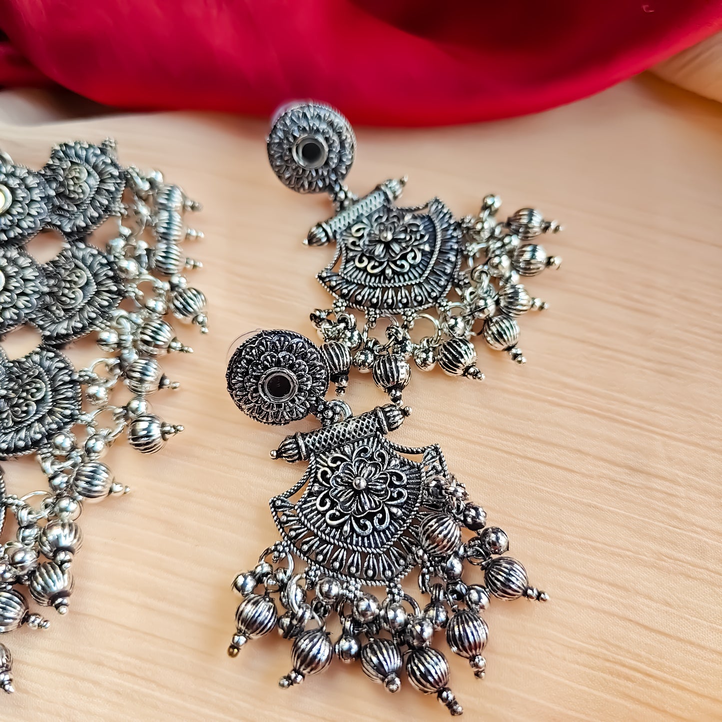 Anika Necklace Set with Teeka