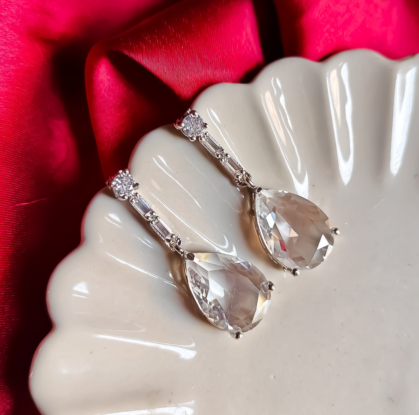 Sara Inspired AD Necklace Set- Crystal White