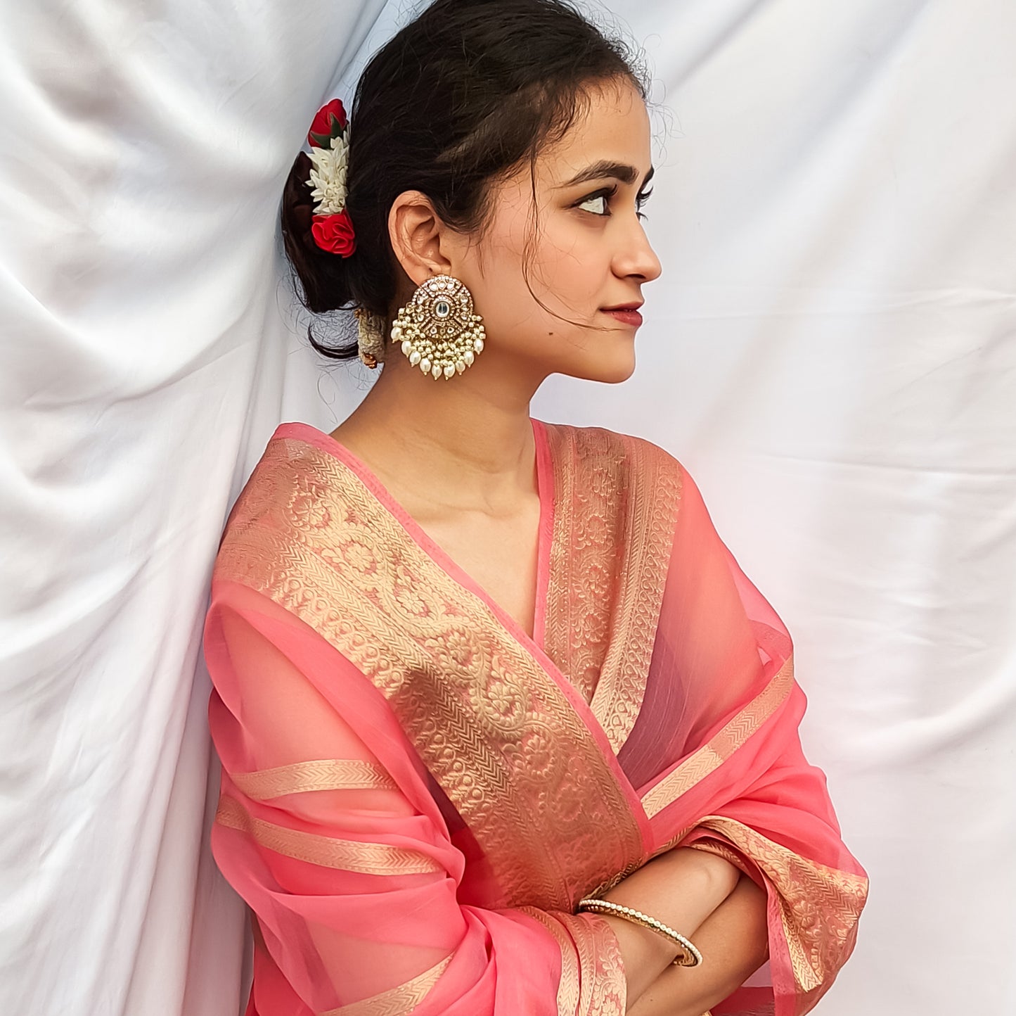 Jiya Dabi Kundan Earrings- Golden