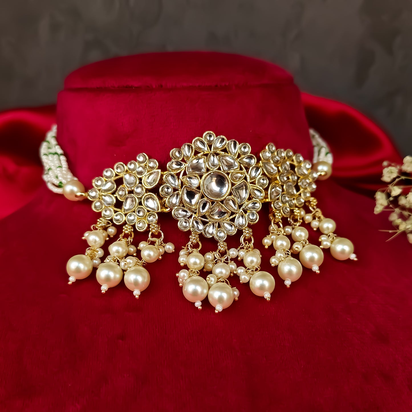 Amber Dabi Kundan Necklace Set - Golden