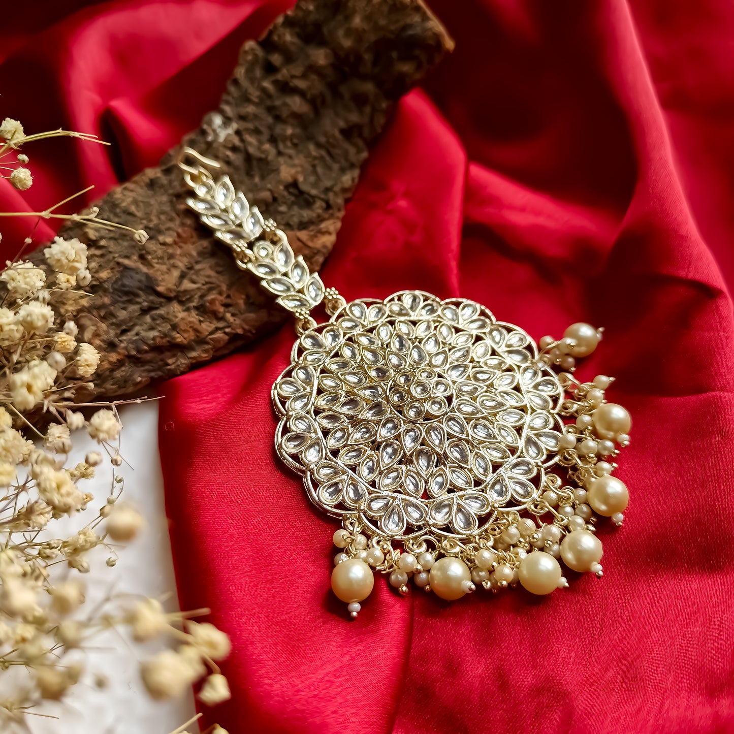 Zeba Dabi Kundan Teeka