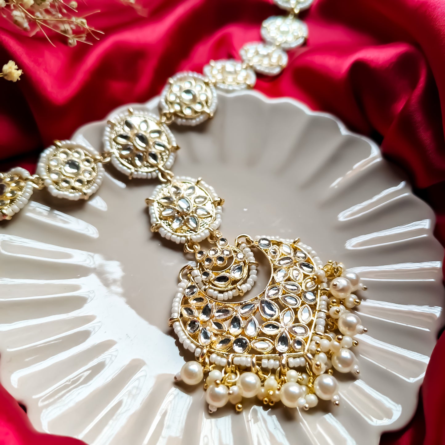 Shilpa Golden Kundan Seeshphool / Mathapatti