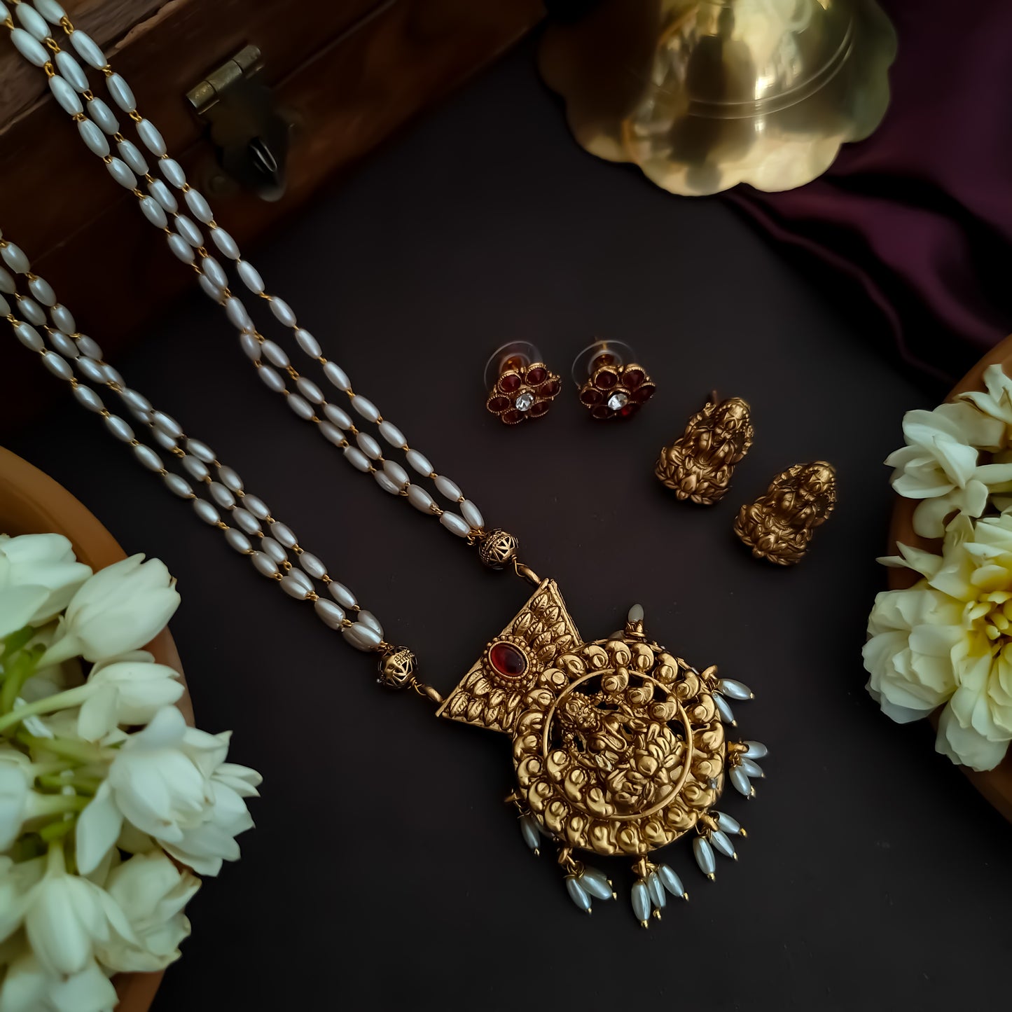 Nitara Reversible 2 IN 1 Necklace Set (2 Pair of Earrings)