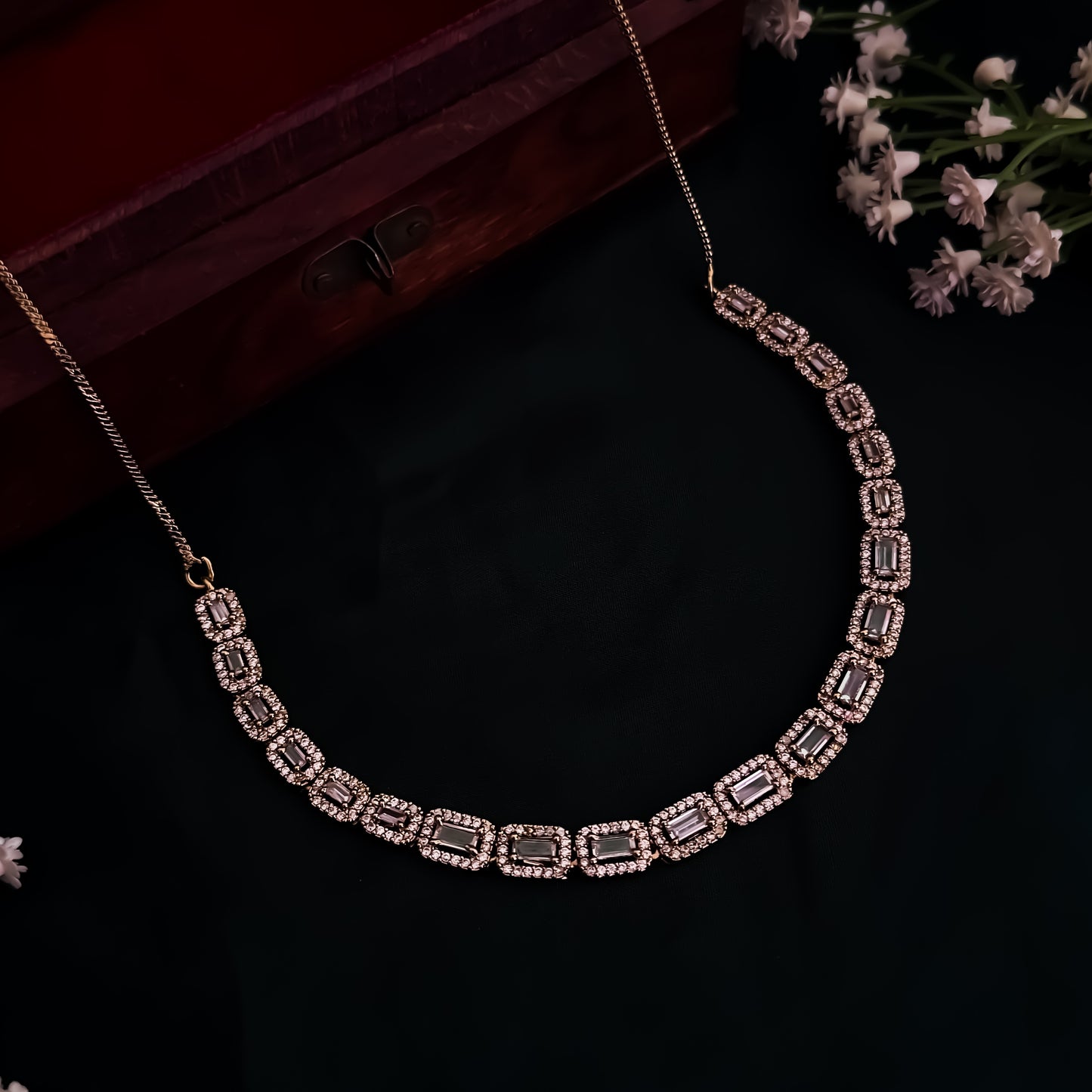 Maxine Minimal AD Necklace Set - Golden