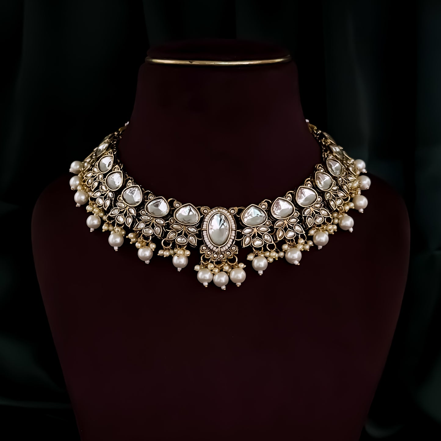 Rajnandini Kundan Pearl Necklace - Golden