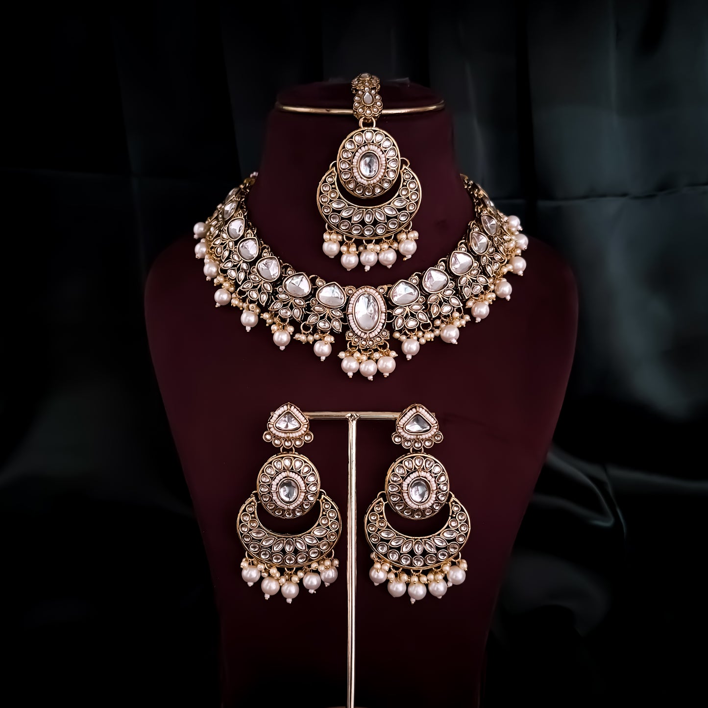 Rajnandini Kundan Pearl Necklace - Golden