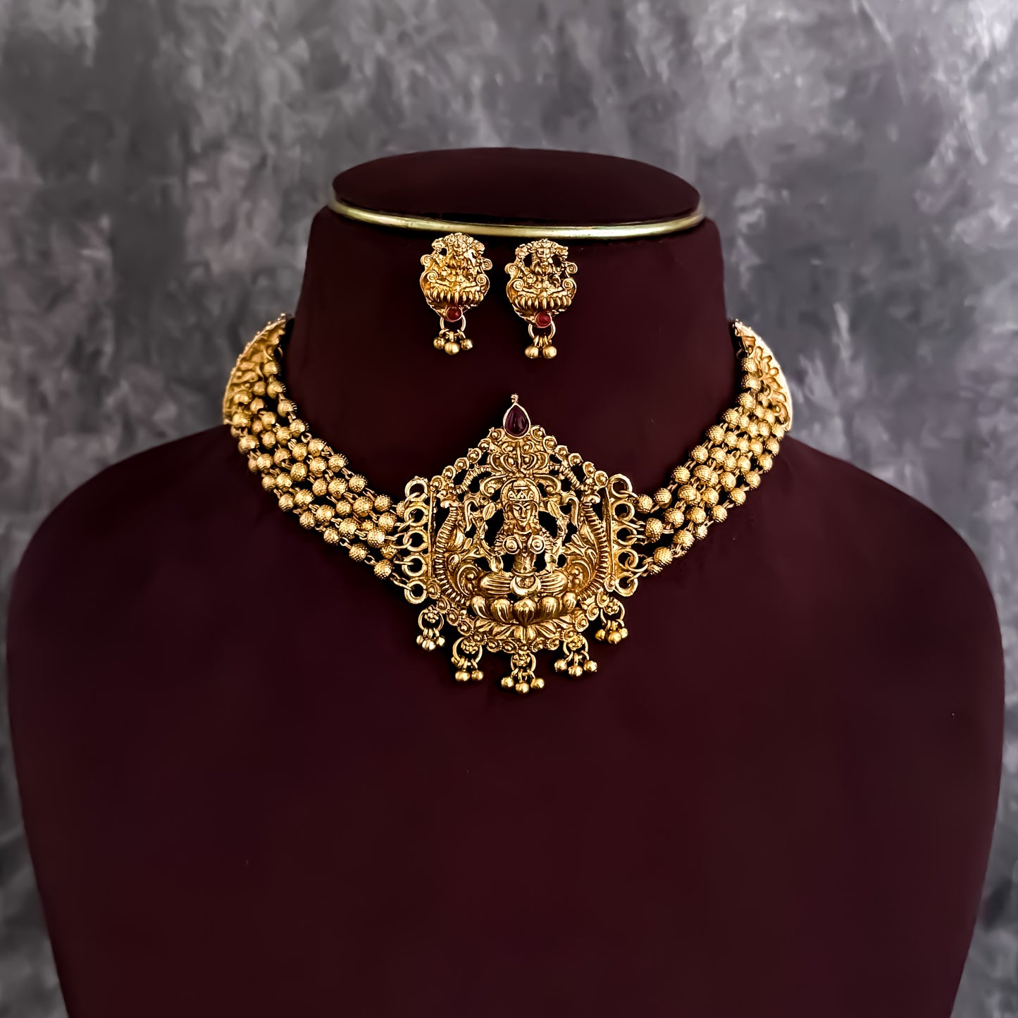 Niranjini Lakshmi Choker Necklace Set - Golden