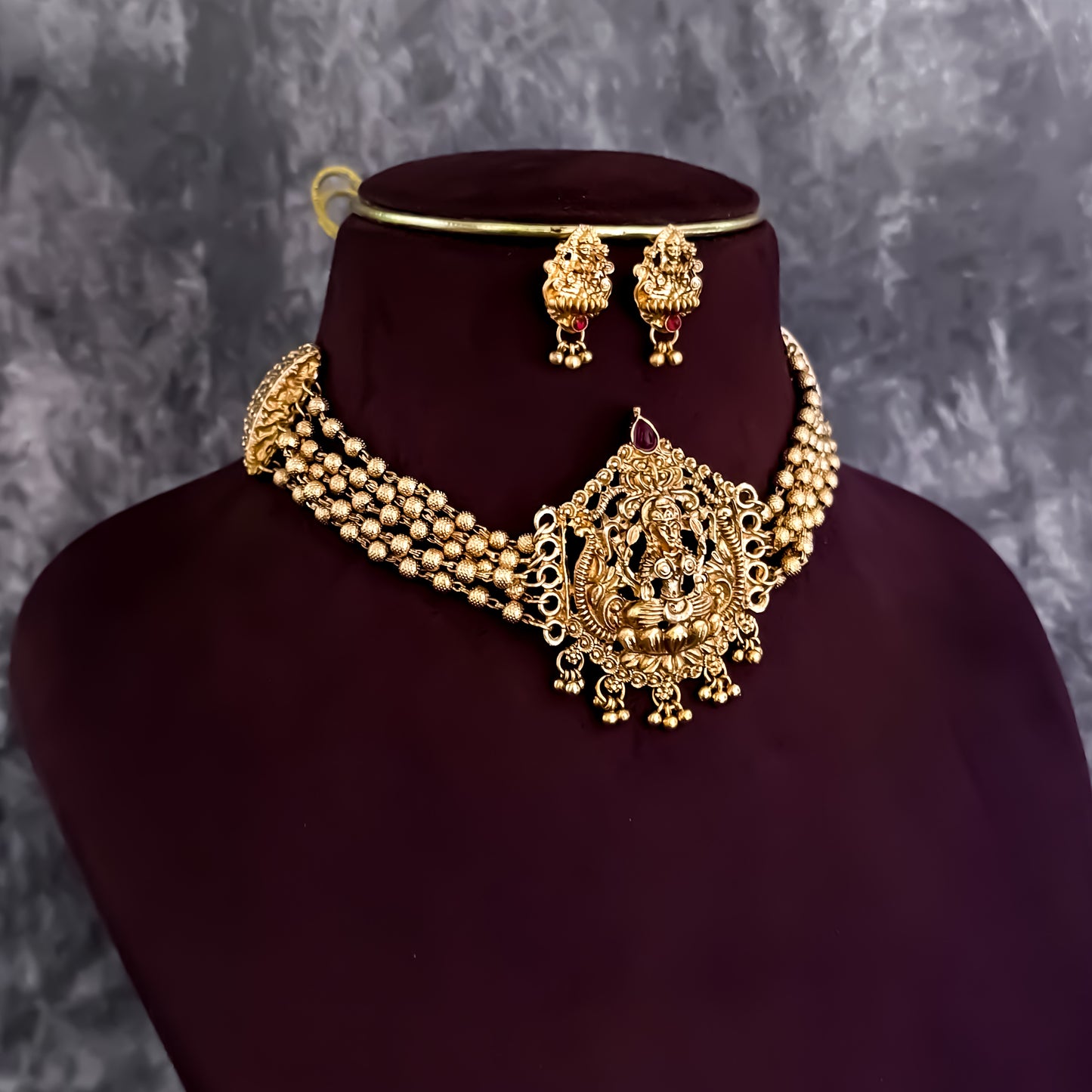 Niranjini Lakshmi Choker Necklace Set - Golden