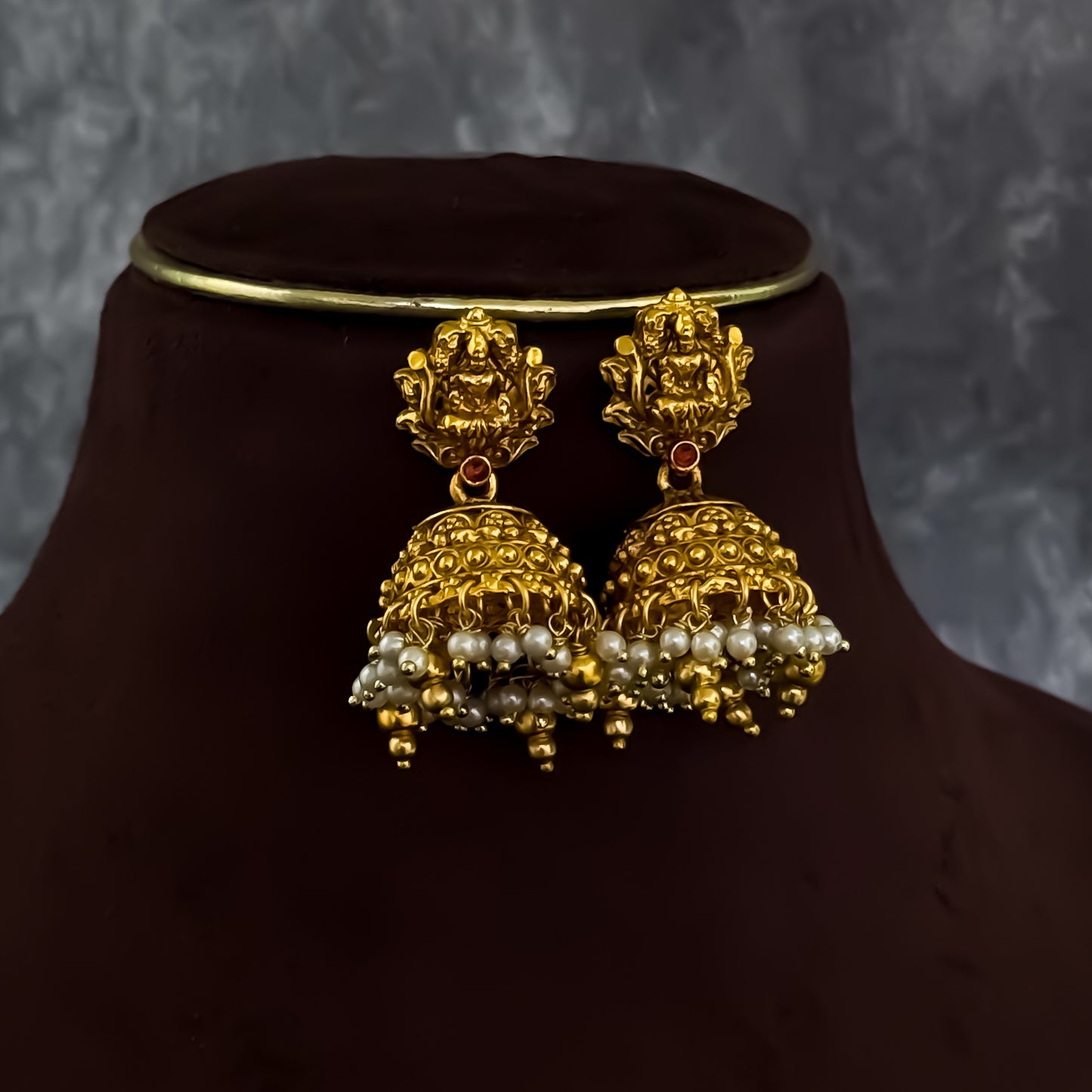 Niranjini Lakshmi Choker Necklace Set - Golden