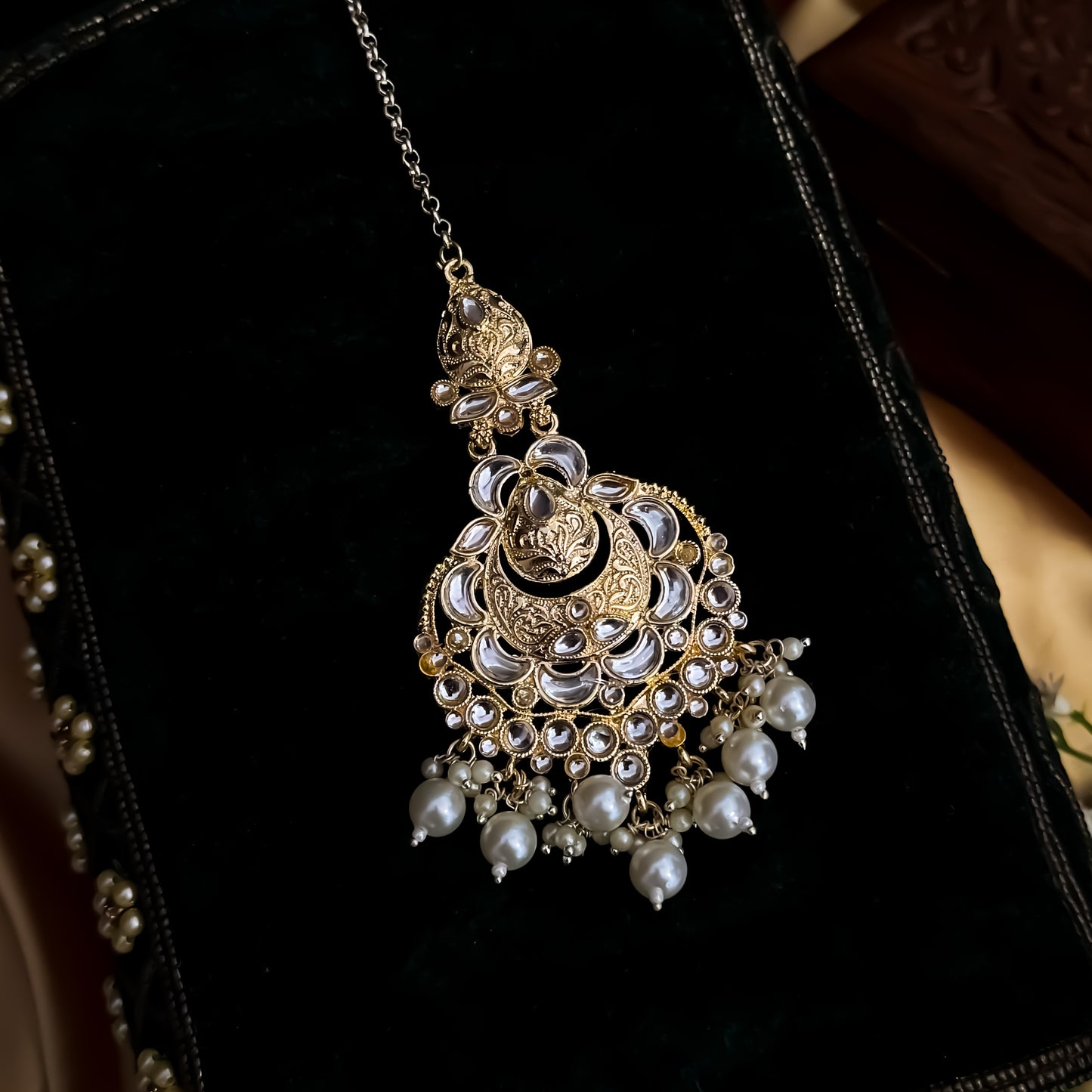 Vaishali Kundan Pearl Maang Teeka - Golden