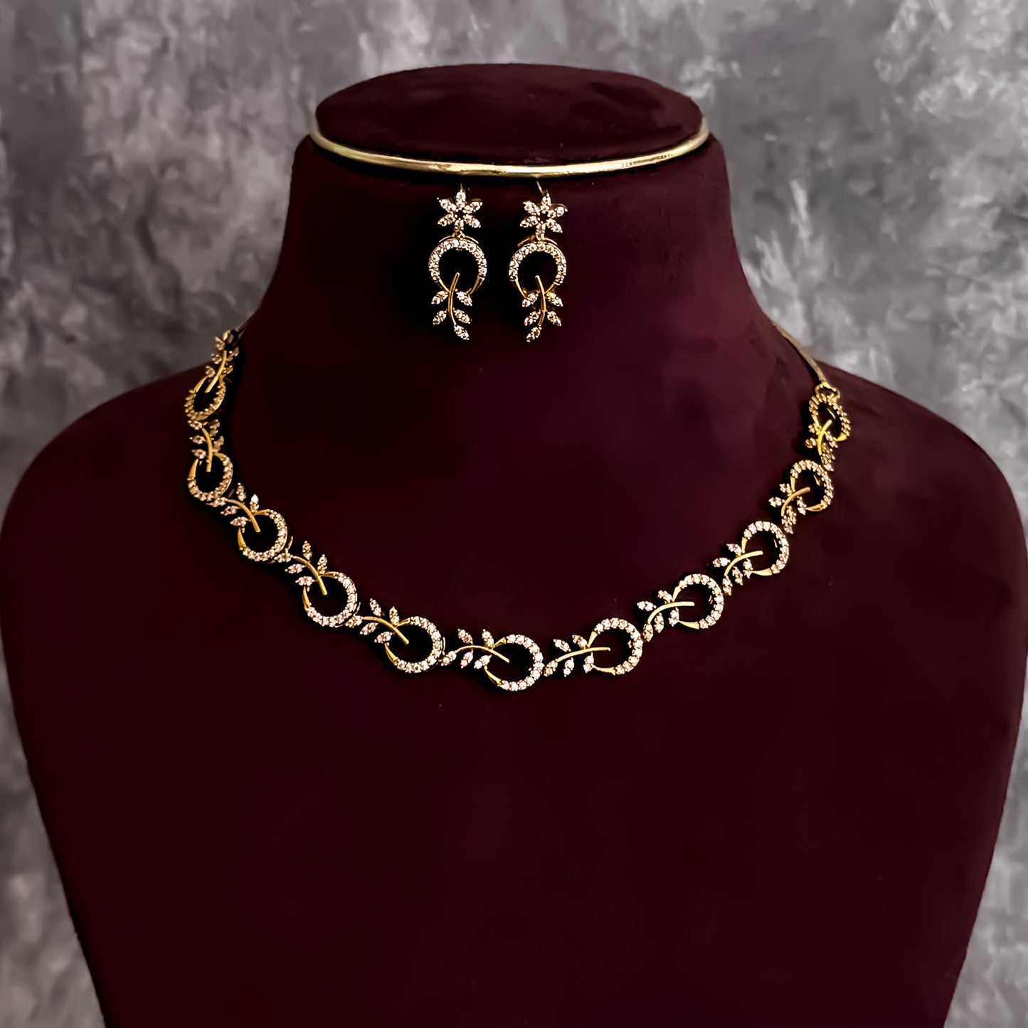 Harini Minimal AD Necklace Set