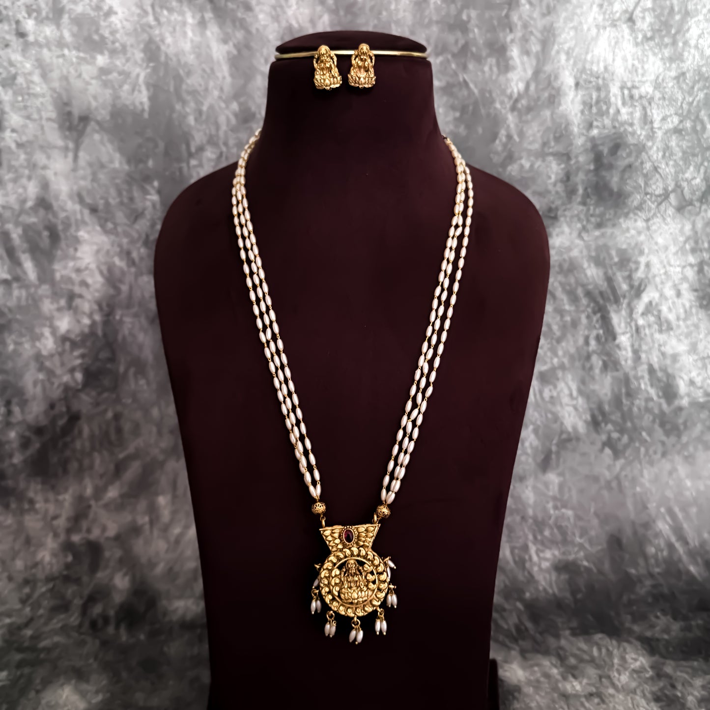 Nitara Reversible 2 IN 1 Necklace Set (2 Pair of Earrings)