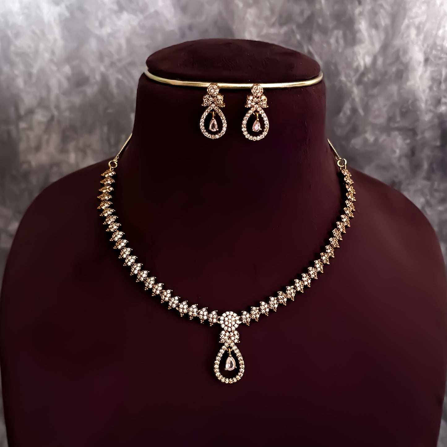 Subhashini Minimal AD Necklace Set