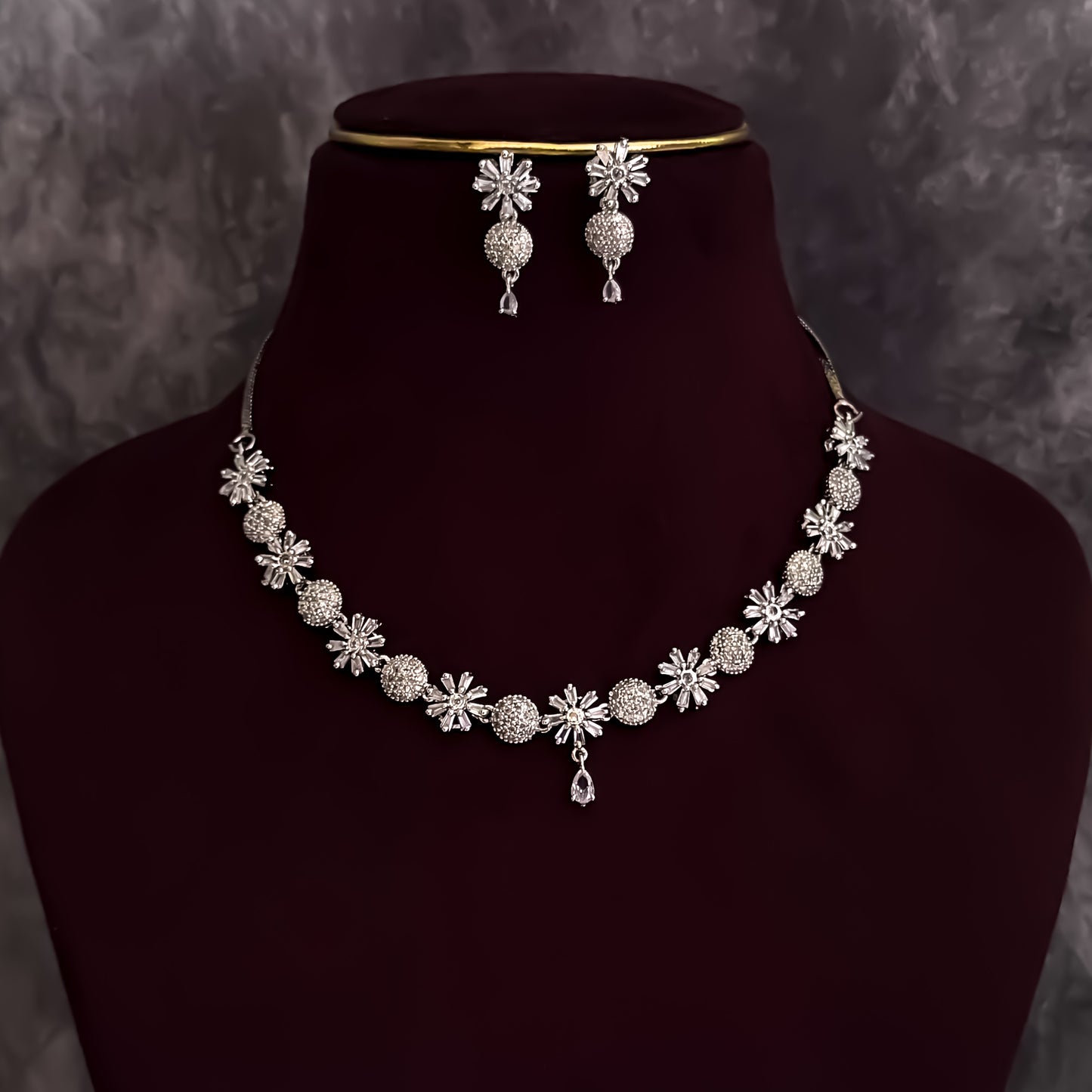 Benett AD Necklace Set