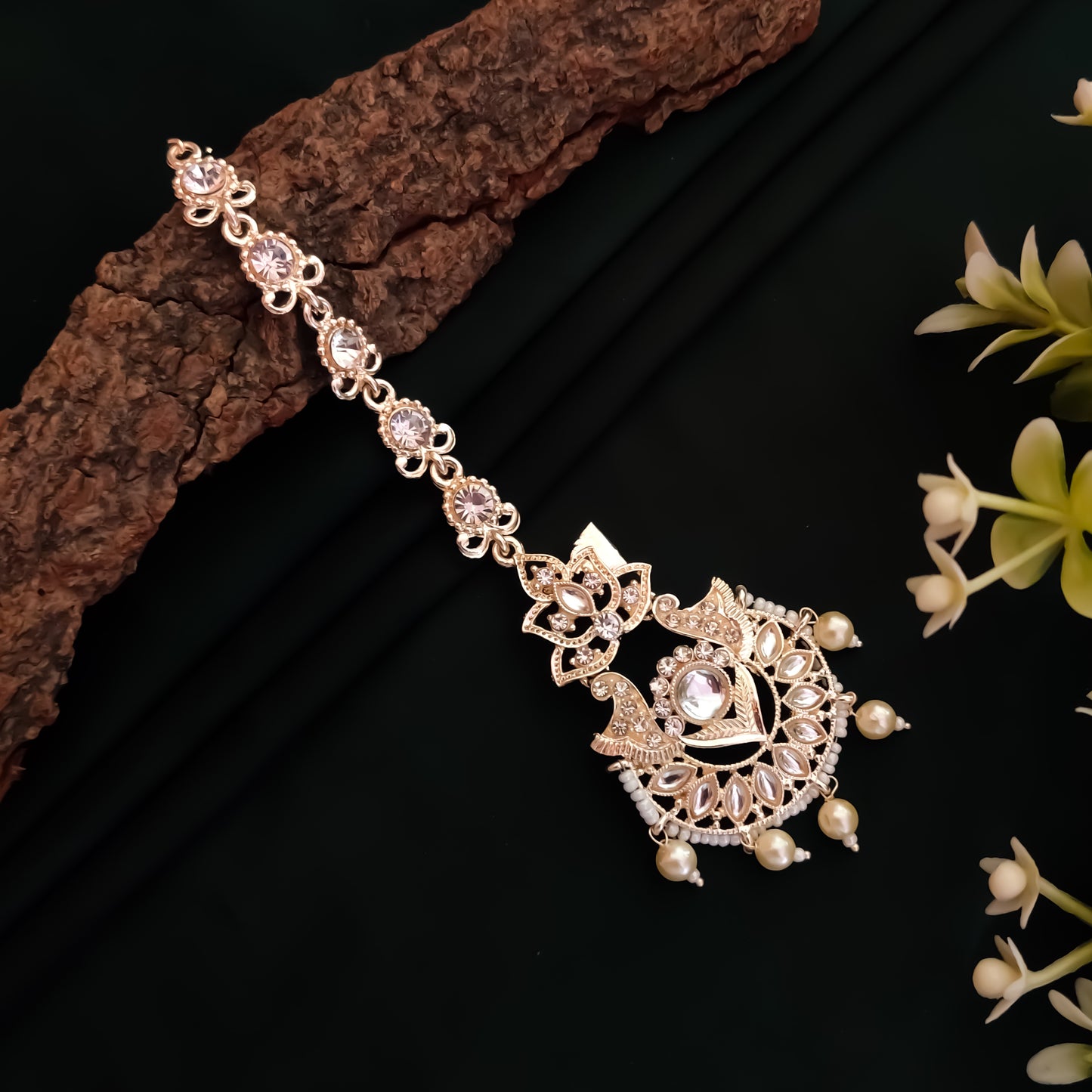 Vilasa Kundan Maang Teeka