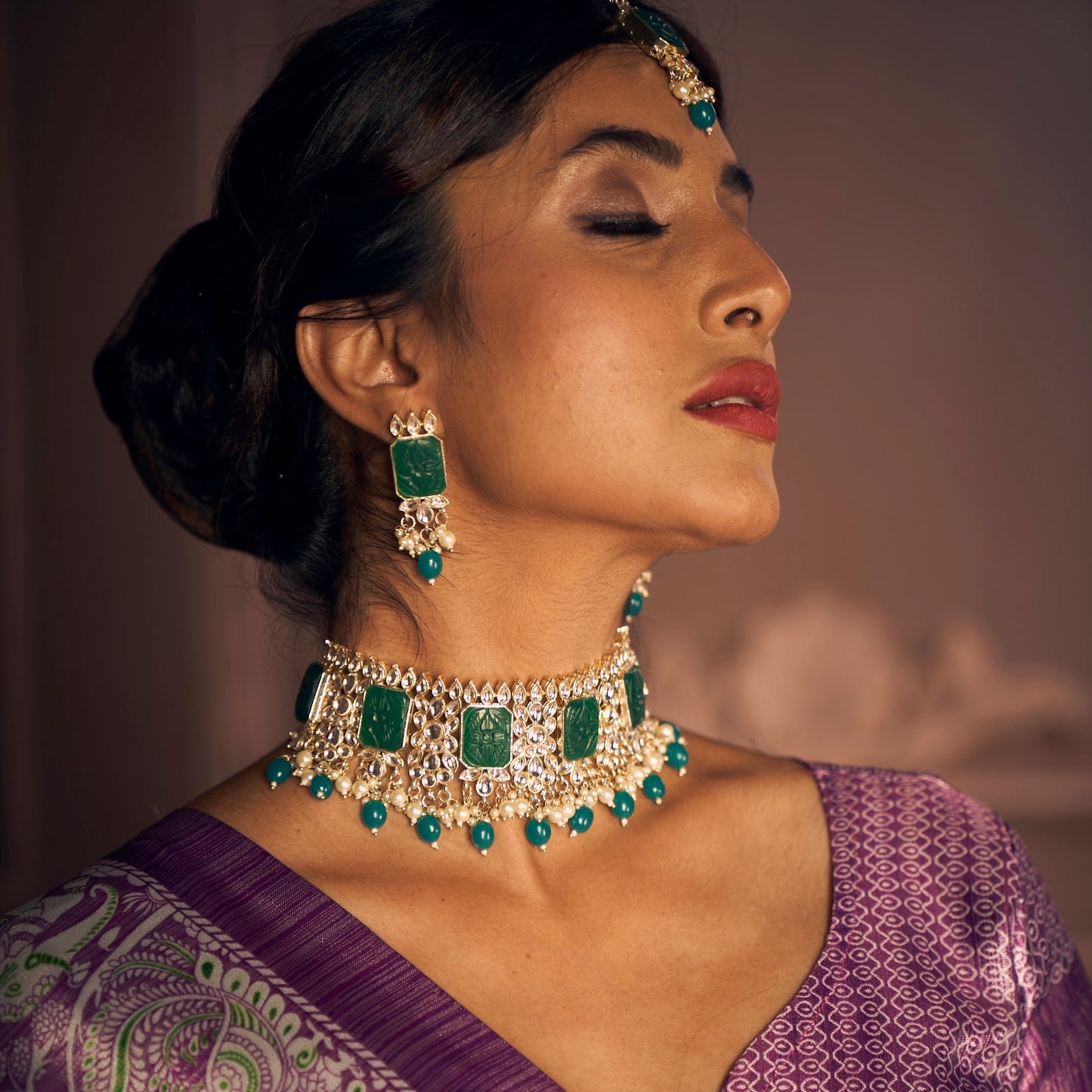 Kriti Carved Necklace Set - Green