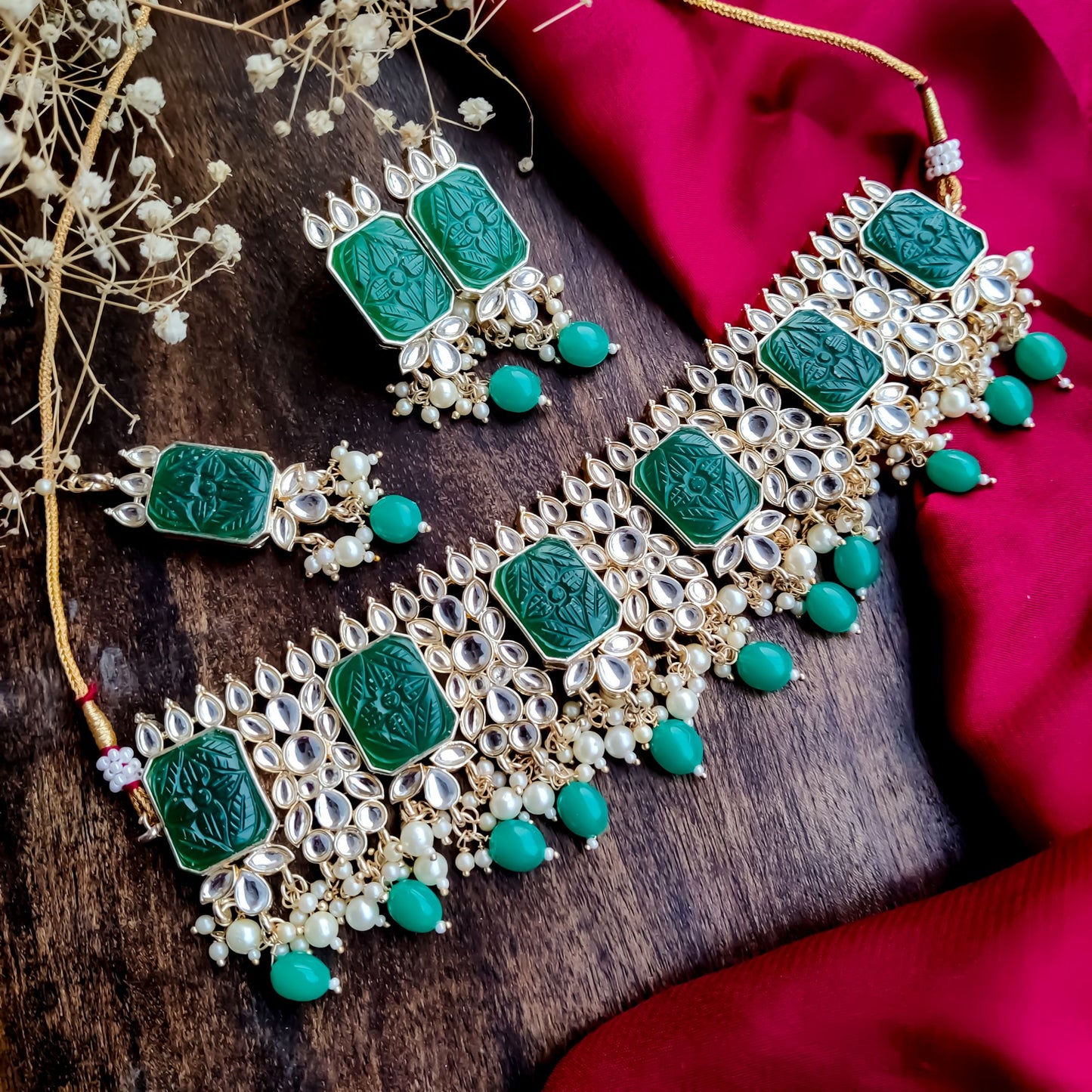 Kriti Carved Necklace Set - Green