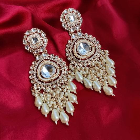 5 Golden Earrings To Glam Up Your Outfit