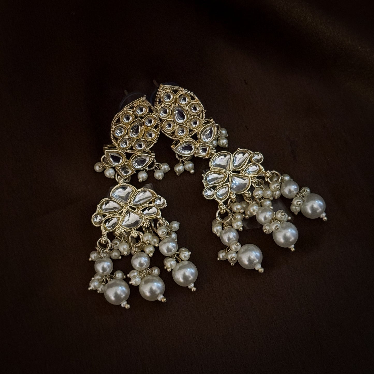Arveen Pearl Kundan Necklace Set - Golden