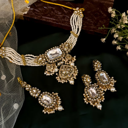Shriya Royal Kundan Choker Necklace Set - Golden
