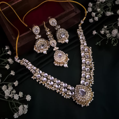 Bela Royal Kundan Necklace Set - Golden