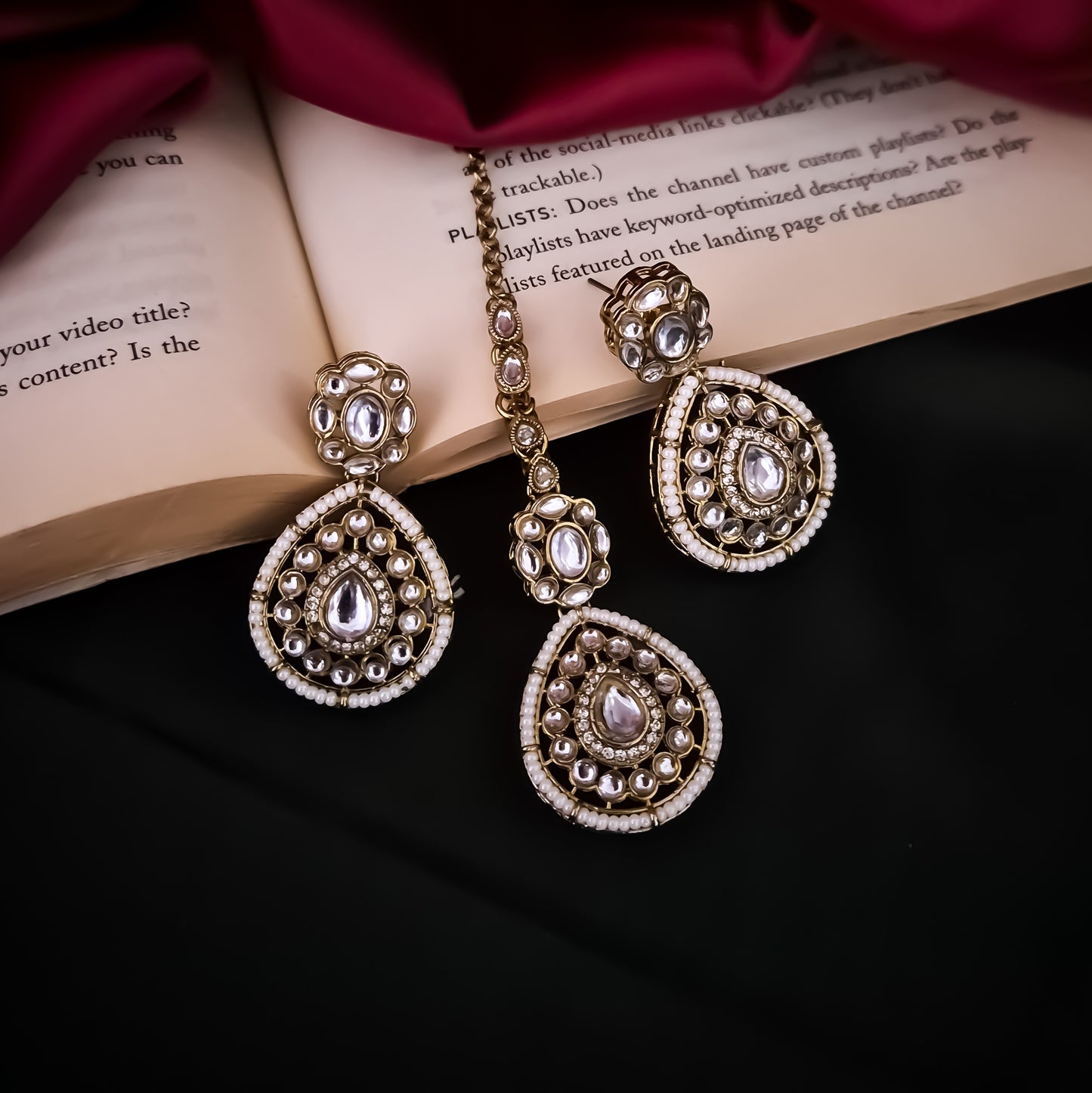 Sanjana Royal Dabi Kundan Choker Necklace Set - Golden