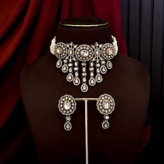 Rumani Premium Victorian Style Choker Necklace Set- Golden