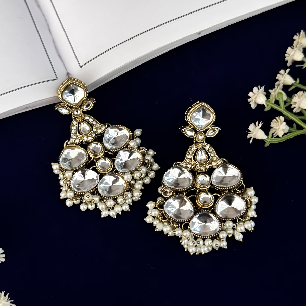 Golden Maahika Premium Necklace Set
