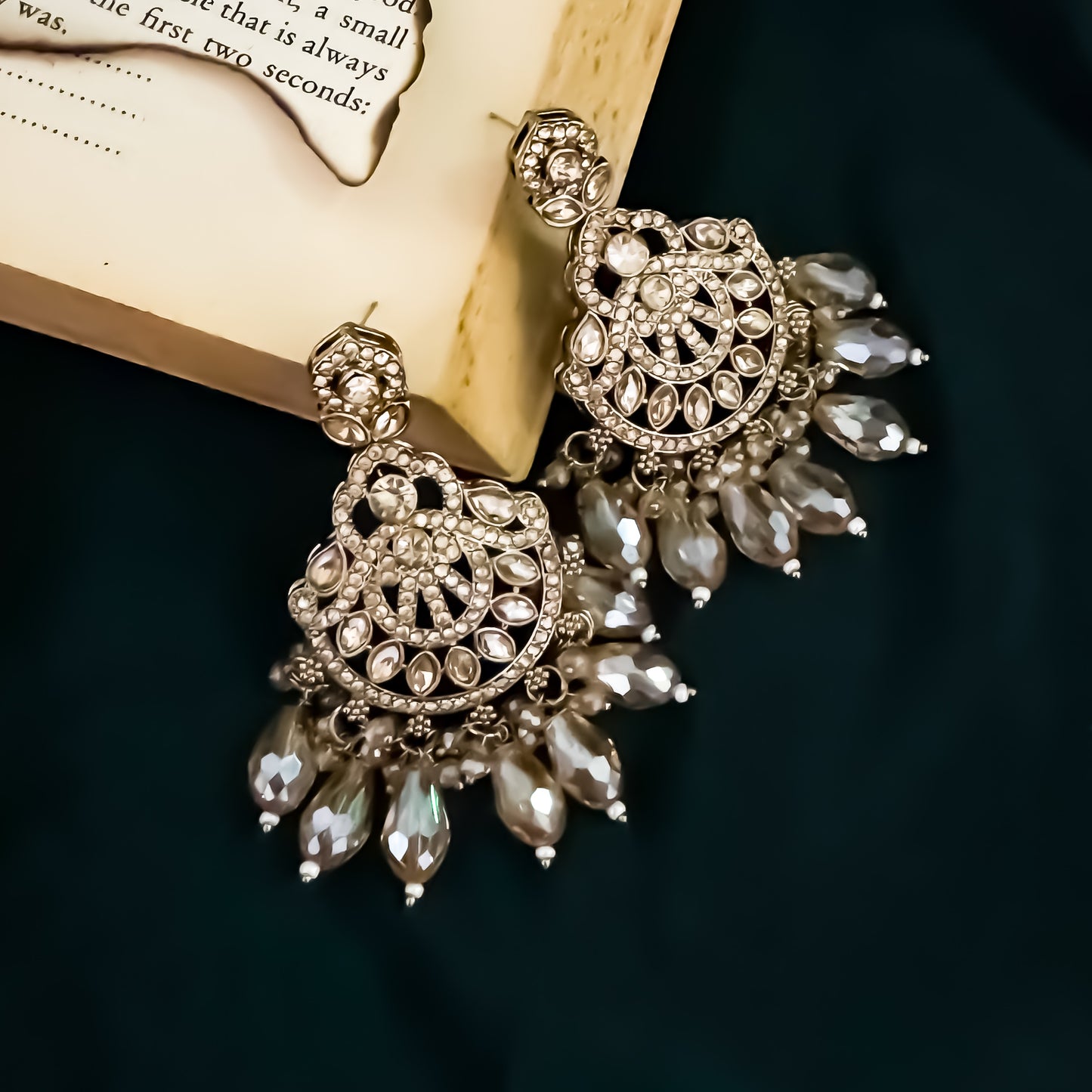 Kunja Jadau Necklace Set - Golden