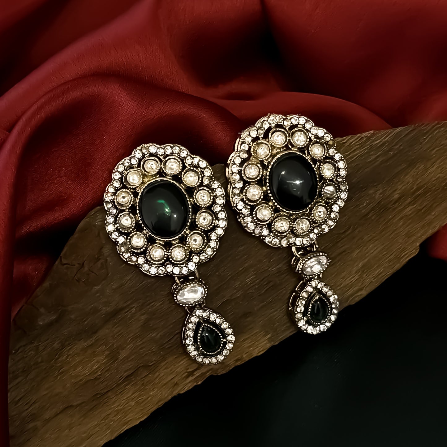 Rumani Premium Victorian Style Choker Necklace Set- Green