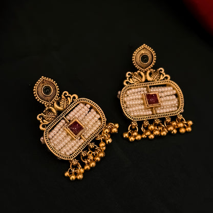 Kinjal Rajwadi Long Necklace Set - Green & Pink