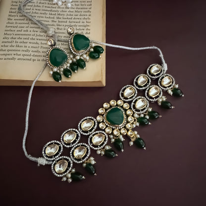 Devyani Kundan Necklce Set-Green