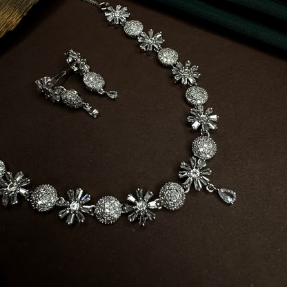 Benett AD Necklace Set