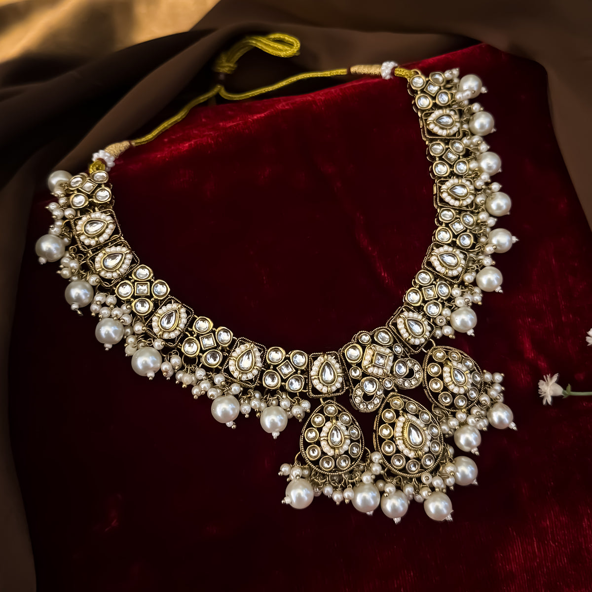 Golden Pallavi Kundan Choker Necklace Set