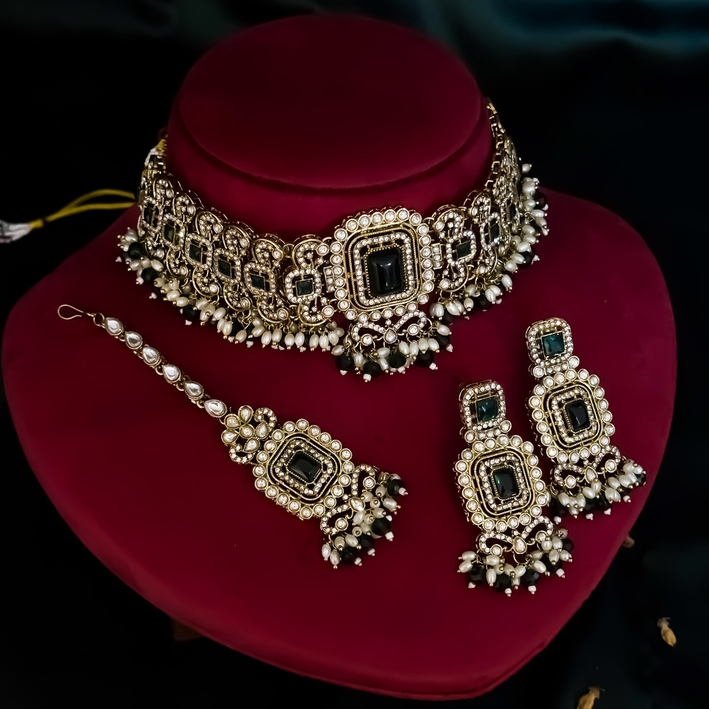 Shipra Premium Victorian AD Style Necklace Set - Green
